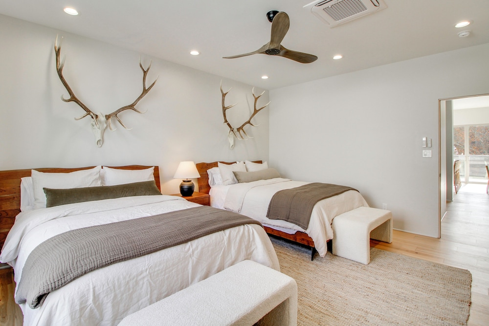 Sunnyside View: ABQ Home Near Old Town & Biopark!