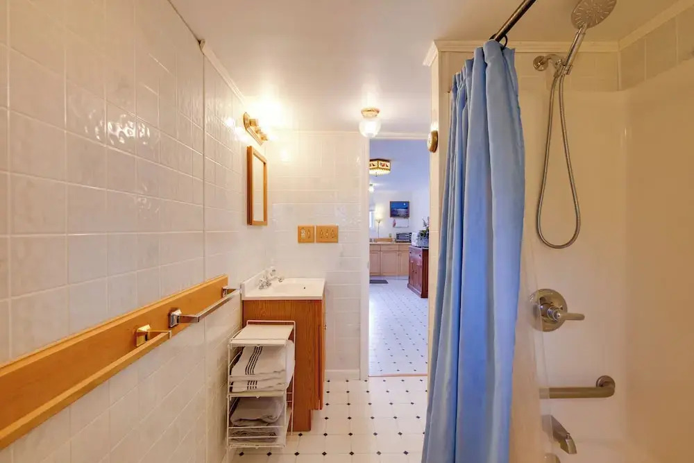 Waterfront Cottage - 17 Mi to Acadia Ntnl Pk!