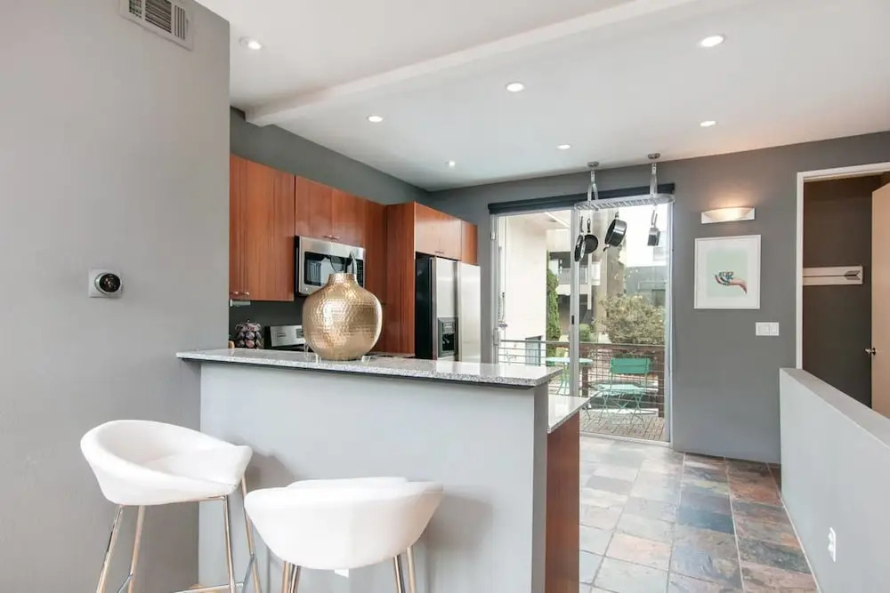 Beautiful 2br/2.5ba Apt in Little Italy by Domio