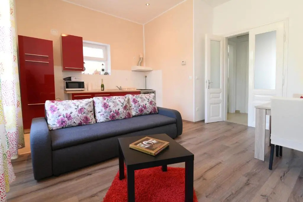 Modern Antique apartment's Villa Castropola 8, located in Center of Pula