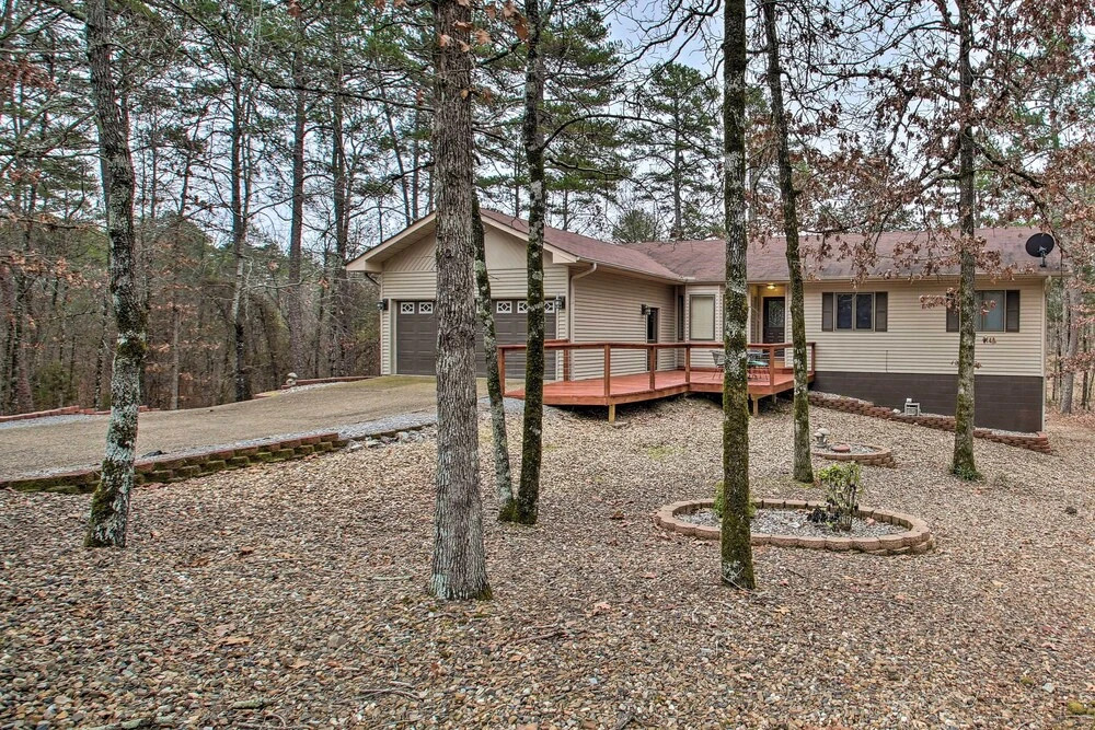 15 Mi to Hot Springs Natl Park: Home w/ Fire Pit