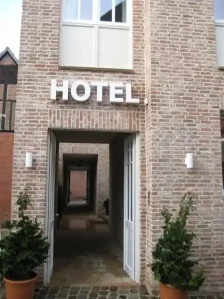 Hotel No. 11