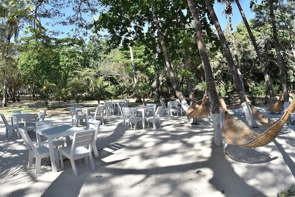 Casa Aura Beachfront B&B