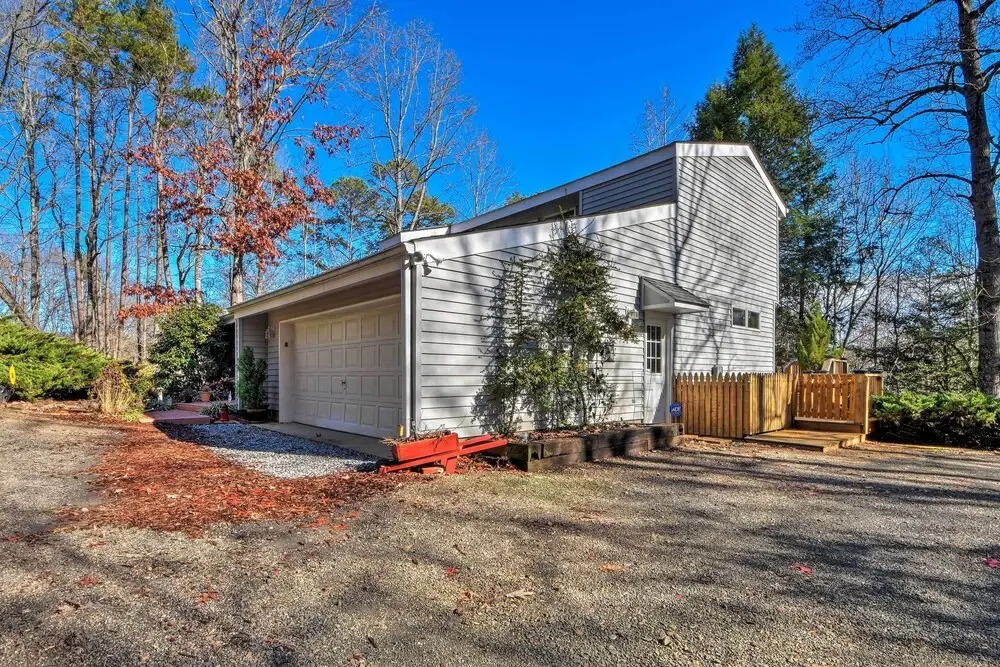 Summer in the Smokies! Hayesville Bungalow w/ Deck