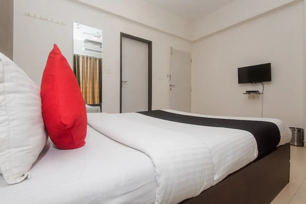 Capital O 23097 Iris Suites