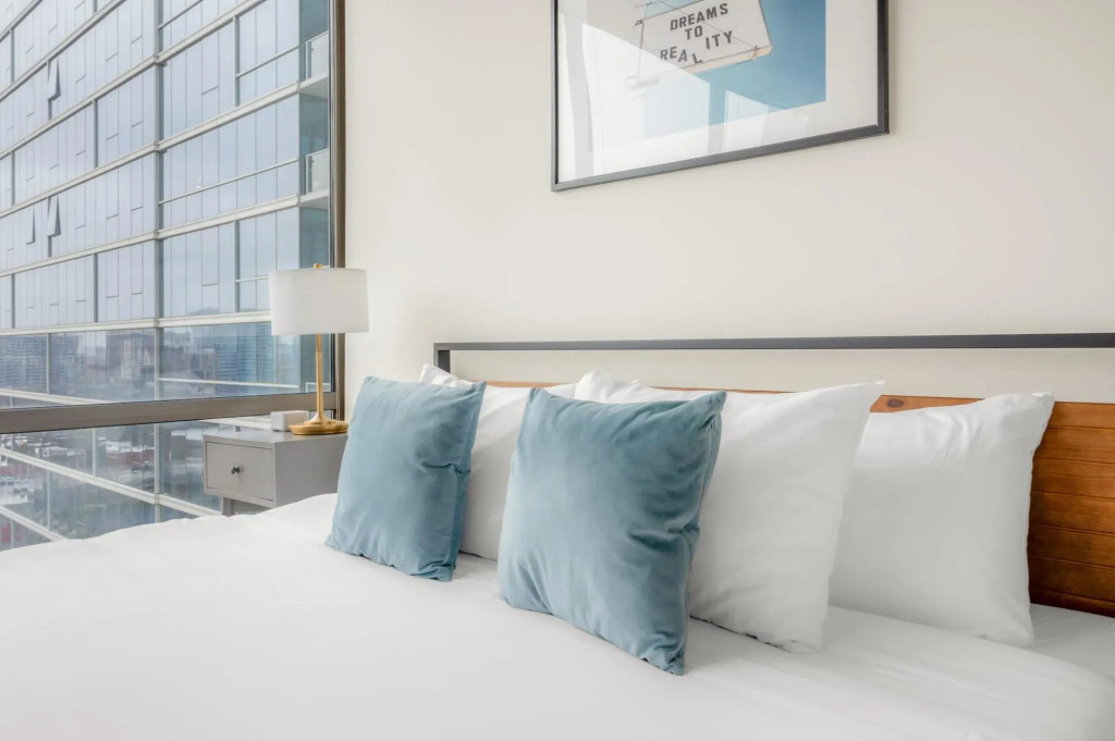 Chicago | Alluring 2BD/2BA South Loop Apartment