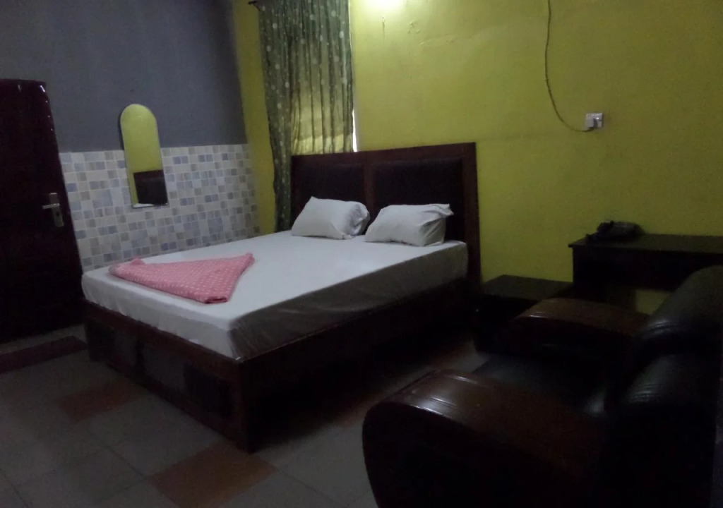 Metro Hotel Ajeigbe