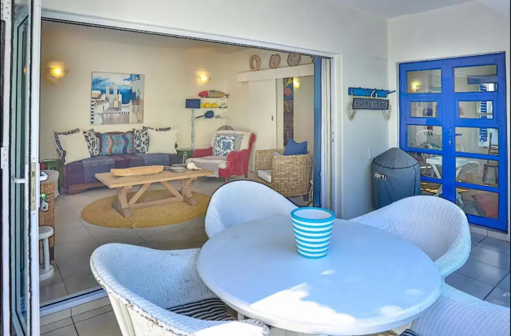 32 Akrotiri - Families only