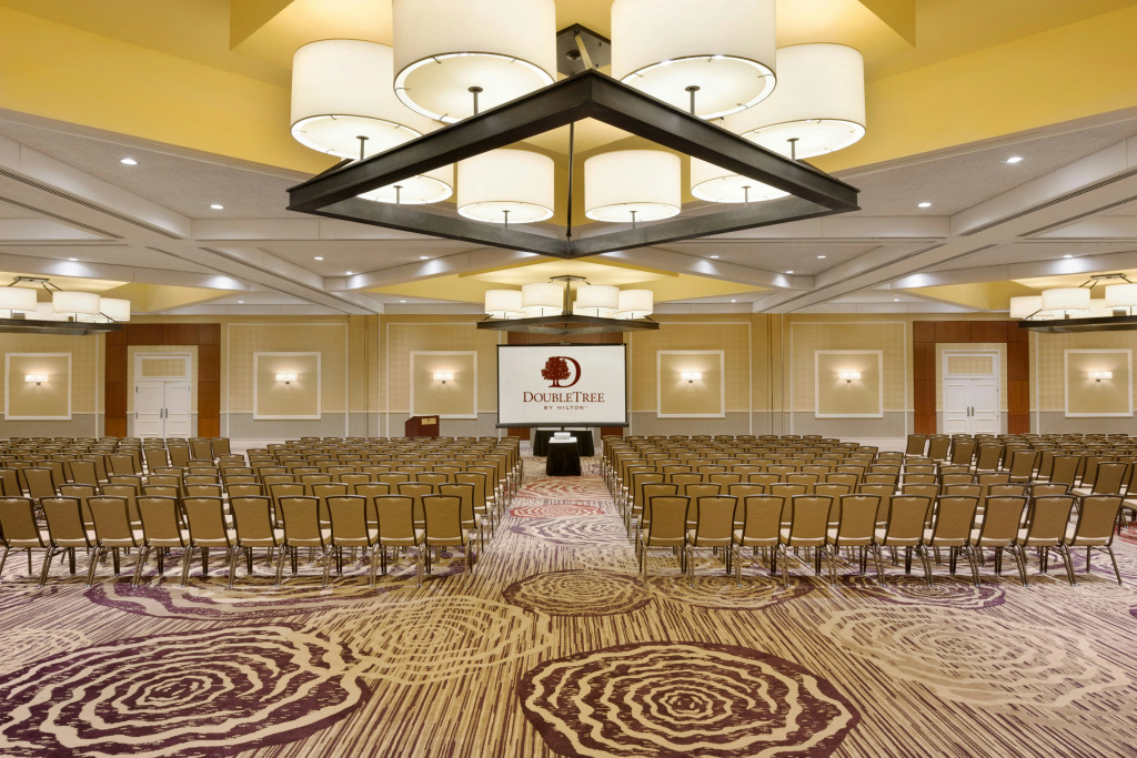 DoubleTree by Hilton Hotel & Executive Meeting Center Somerset