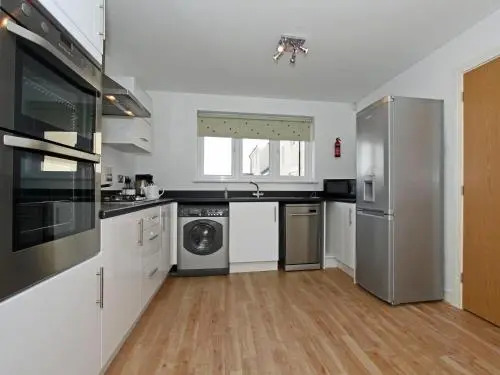 6 Jubilee Close