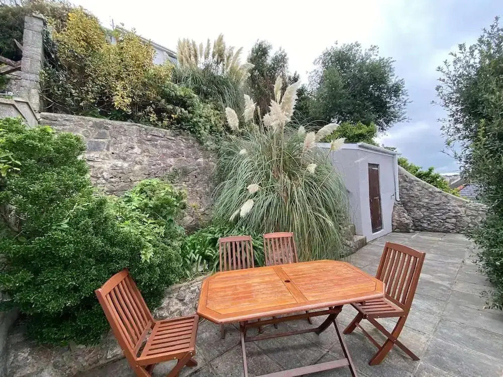 4 Bed House-sleeps 8-pets-parking-marinaseaview