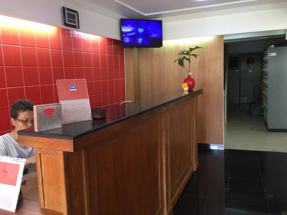 OYO 335 Top Inn Khaosan