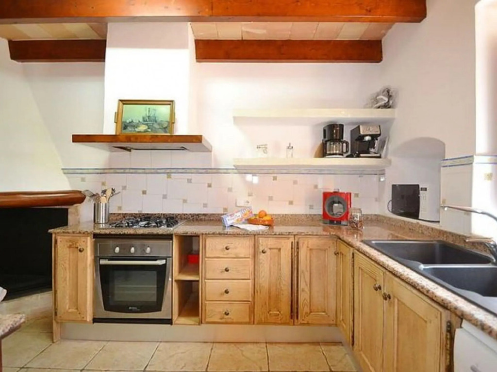 Mallorcan style house with pool and air conditioning 4 km from the sea