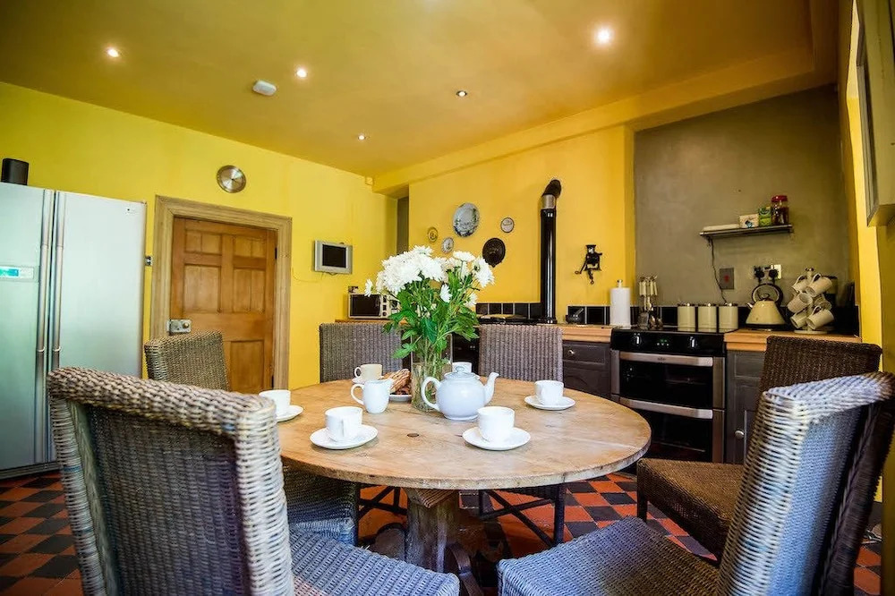 The Cors - Charming Country Escape for Large Family Groups