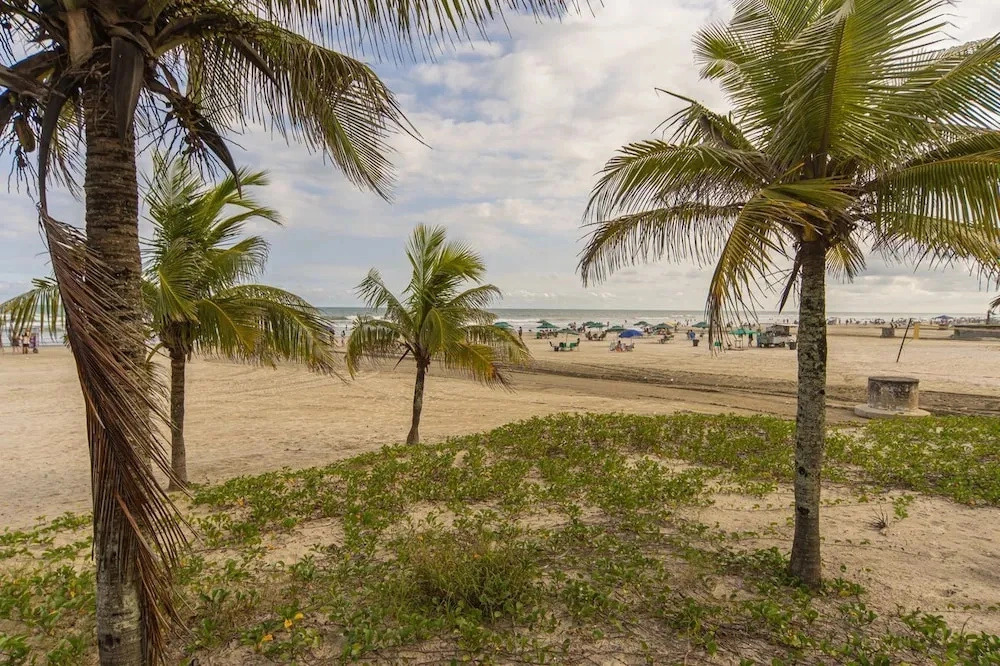 Apartamento Beira Mar com Varanda e Churrasqueira