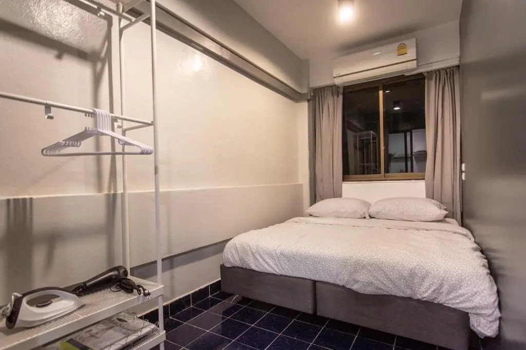 T2 2 Bedrooms 6 guests Full kitchen 1 min to BTS