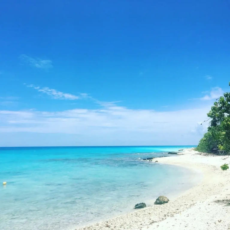 LE FARE BLEU Chambres dhôtes climatisées en bord de lagon à Tiputa Rangiroa - vélos gratuits et snorkeling