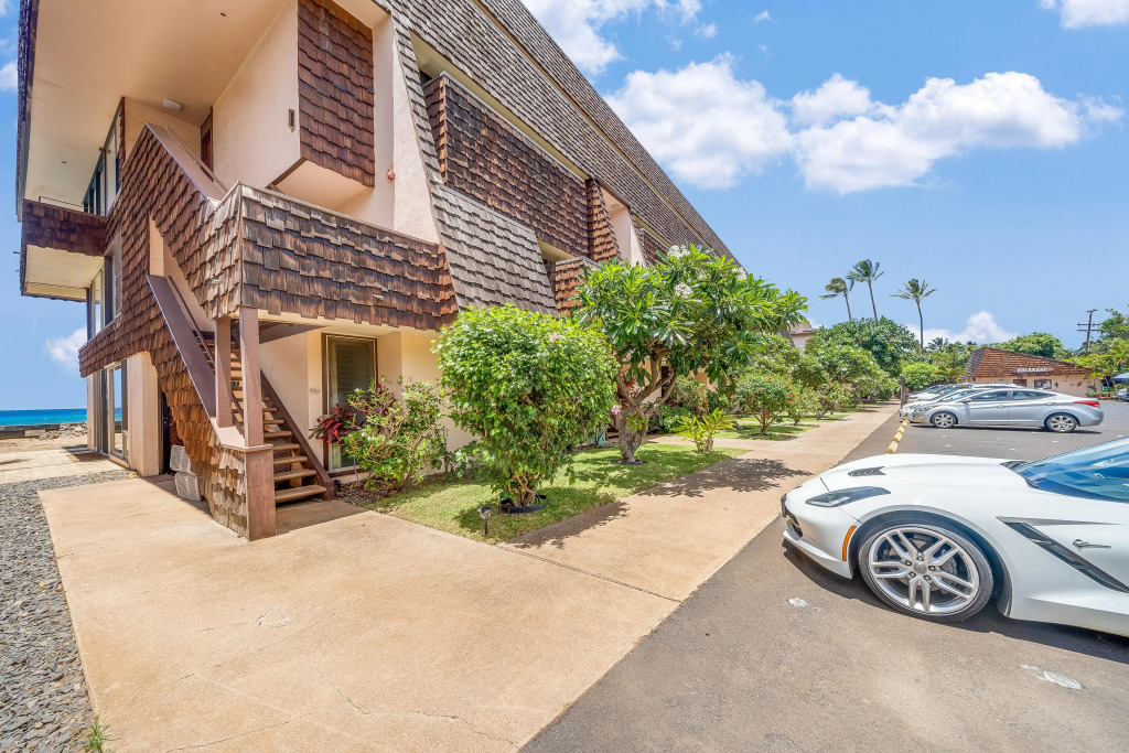 Kulakane 105 in Lahaina