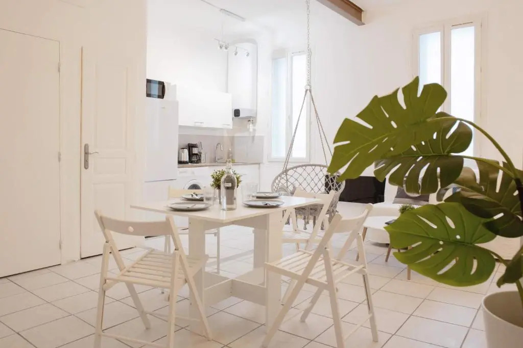 GregBnb-com - T2 Cocooning et chaise hamac -10min Gare