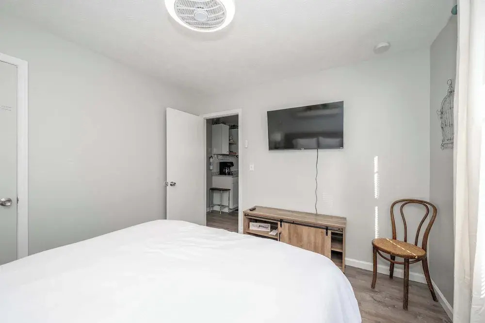 Arkstone Retreat 3 - Only 4 minutes to the Ark!