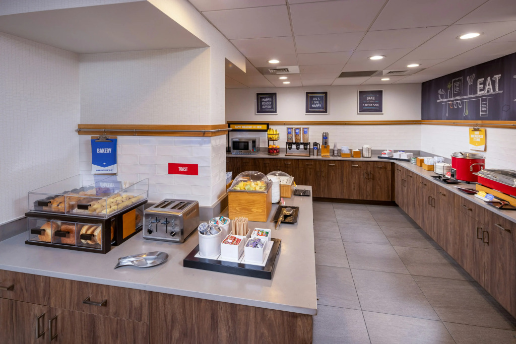 Hampton Inn and Suites Asheville Airport