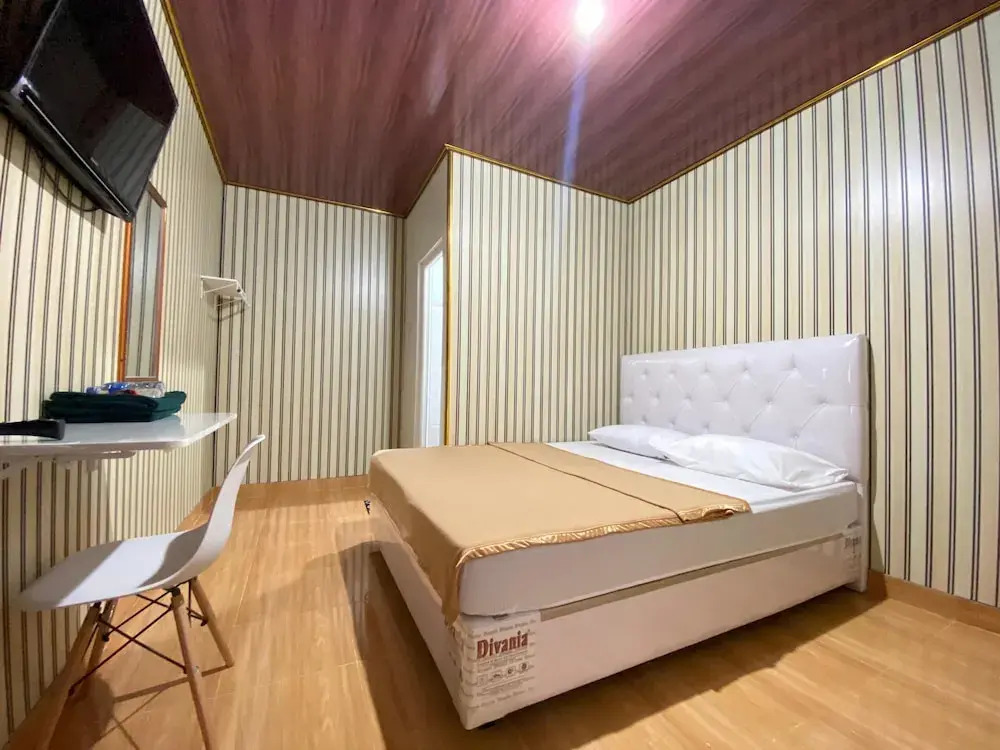dWF Hotel