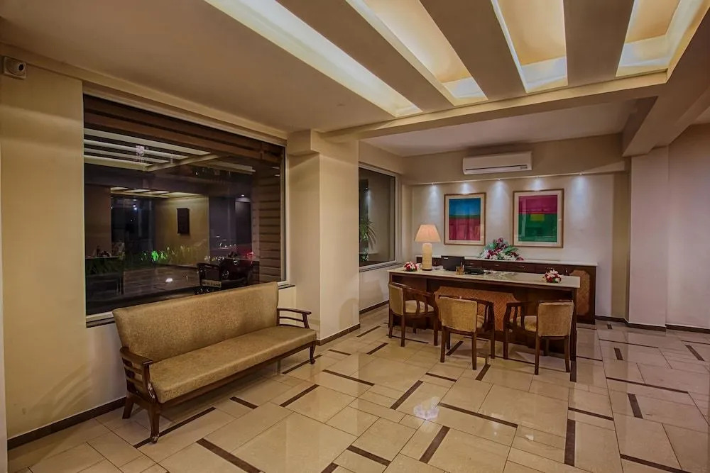 SinQ Suites