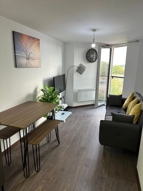 Elegant 1BR Gem Near NEC & Resorts World