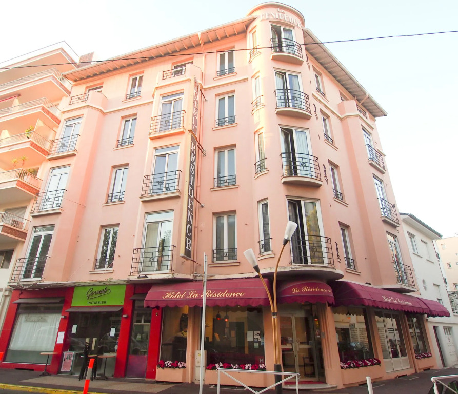 Apartment in Juan-les-pins Near Sandy Beaches