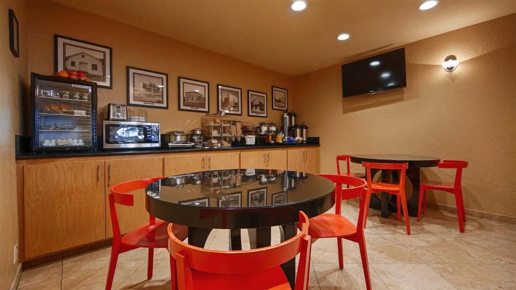 Best Western Pine Tree Motel