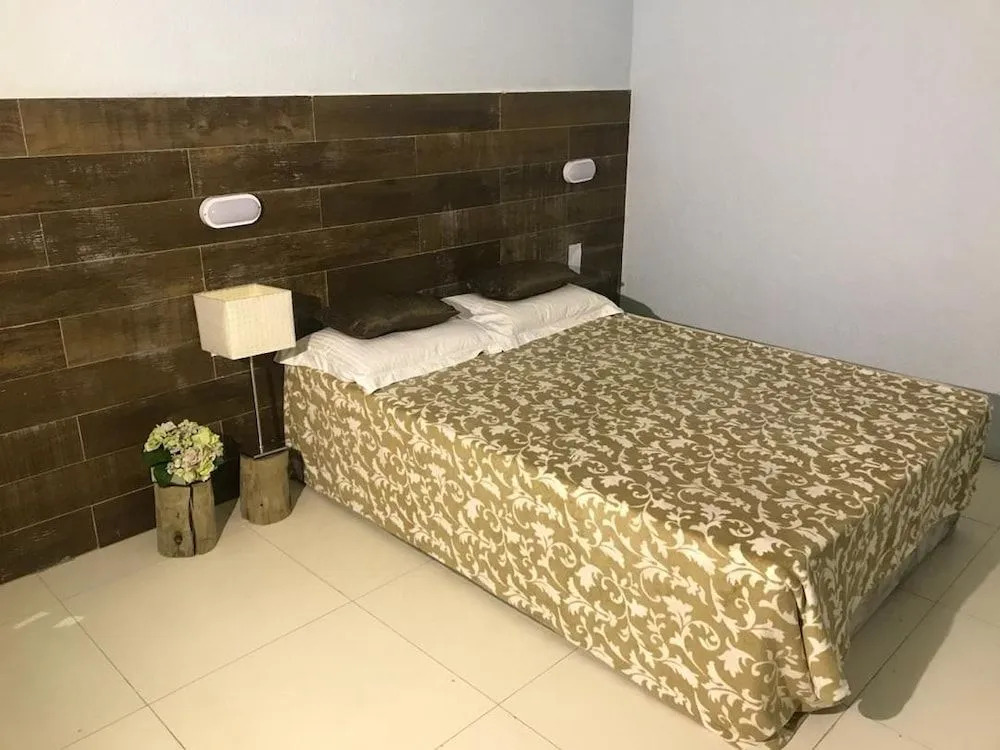 Sunset Lounge Hotel