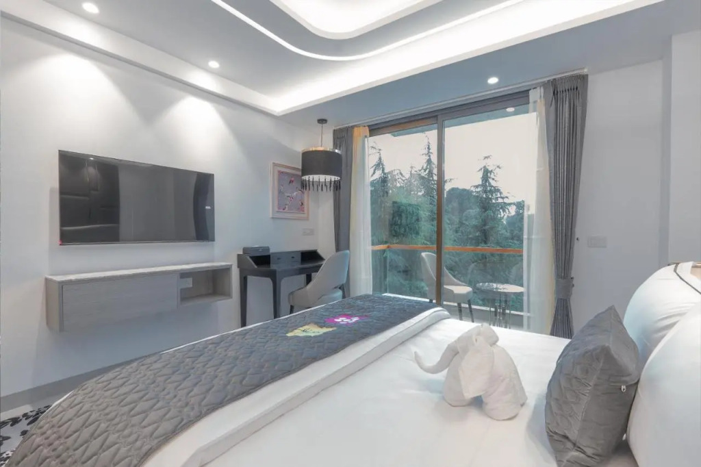 Mastiff Select Mandavya Dharamkot, McLeodganj
