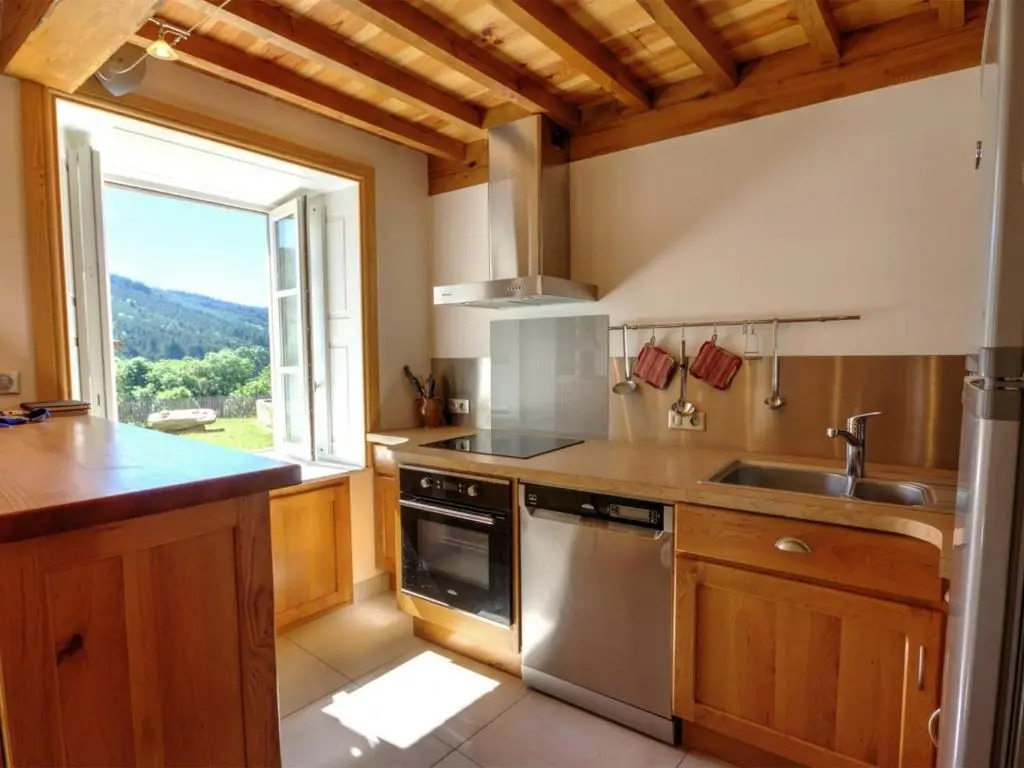 Gîte La Liesse avec 4 chambres, cheminée, jardin et animaux acceptés - FR-1-496-44