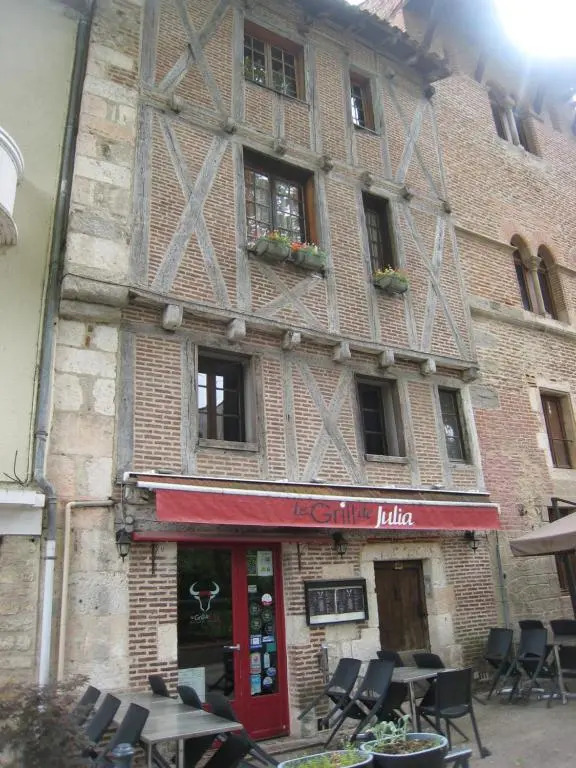 COEUR HISTORIQUE Appartement T3 dans bâtisse XVème