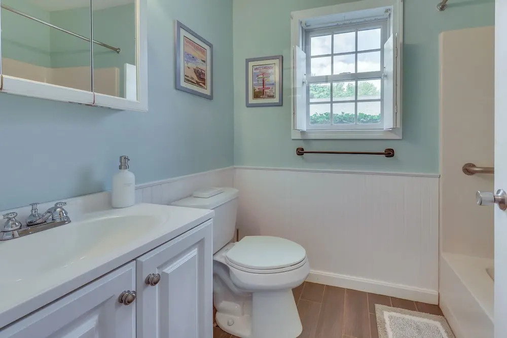 2 Mi to Drakes Island Beach: Condo w/ Indoor Pool!