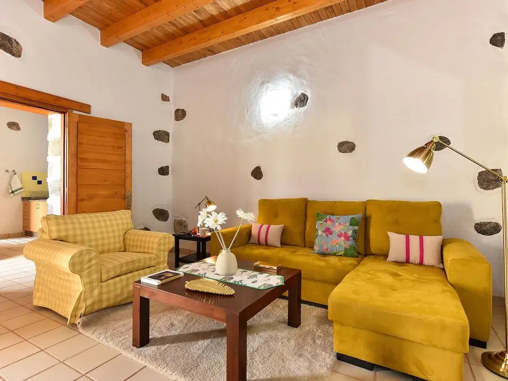 Authentic Holiday Home, Ground Floor Level, With Private Pool and Large Terrace