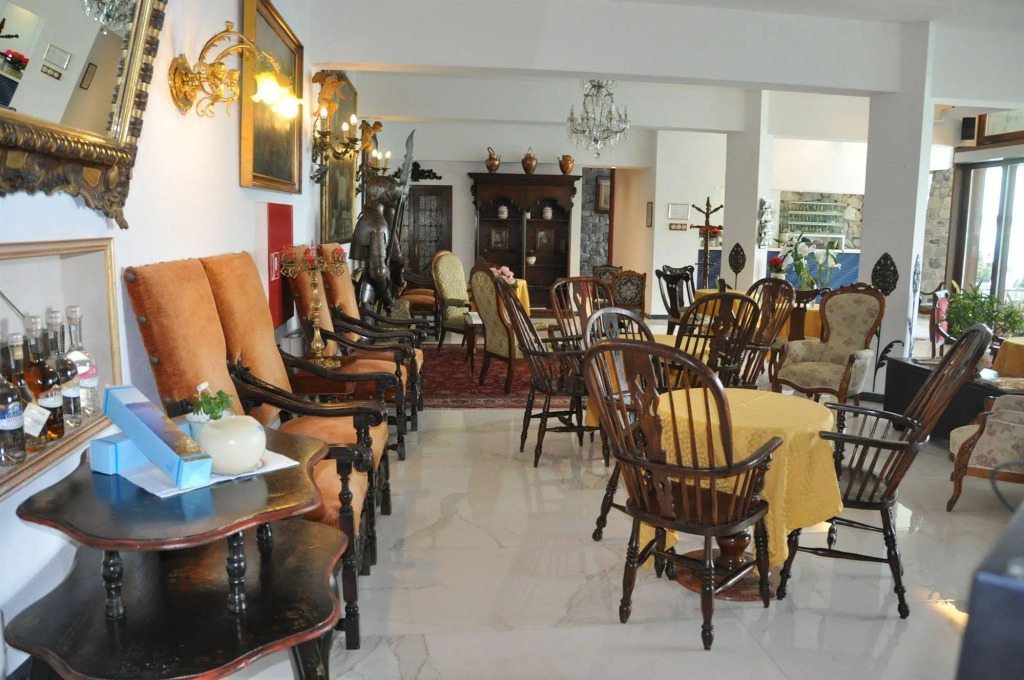 Hotel Porto Roca