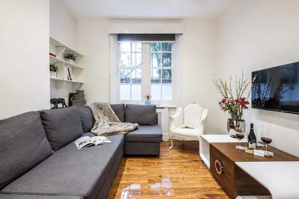Bright Warwick Chambers Apartment - JPL