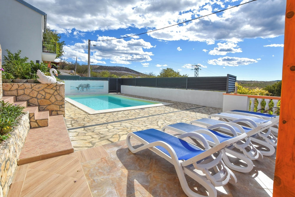 House Rovana