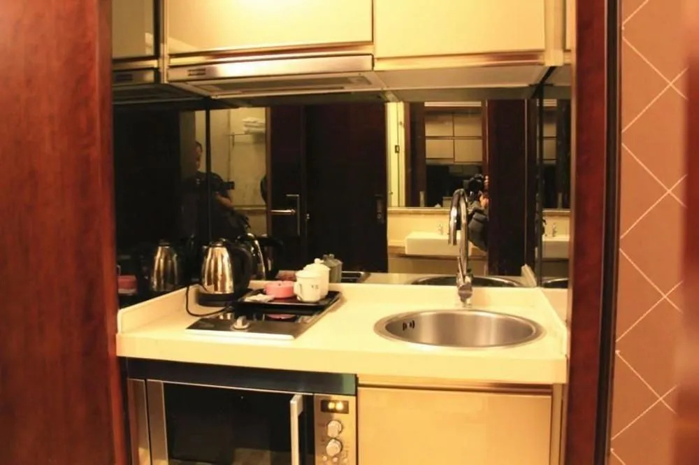 Modern Family Inn
