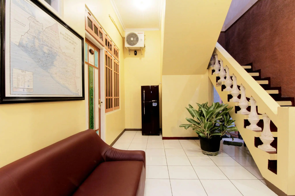 Monica Hotel