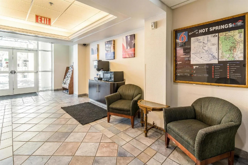 Econo Lodge Hot Springs South