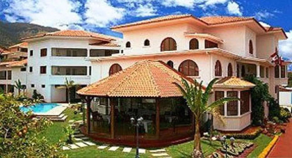 AVANTI HOTEL & CONVENTION CENTER