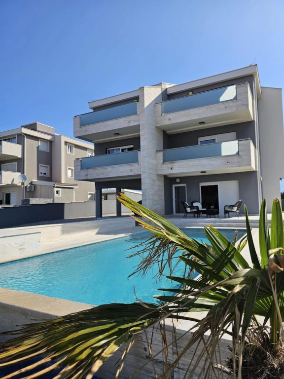 Pulse apartments with Pool