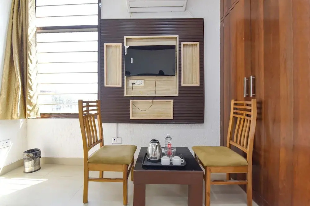 Fabhotel Aayat Home Stay