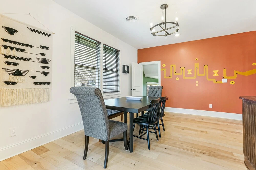 Luxury 4BR House Located 15 min to FQ and Downtown