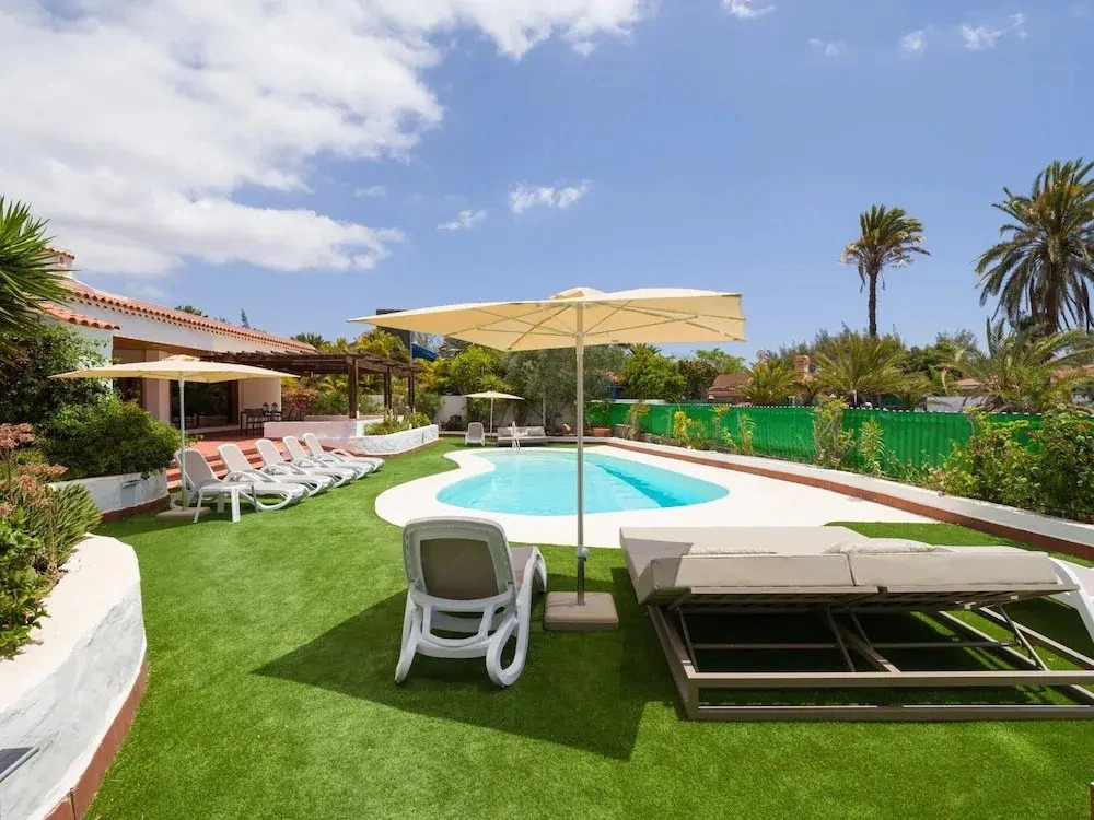 Chalet in Maspalomas with Heated Pool