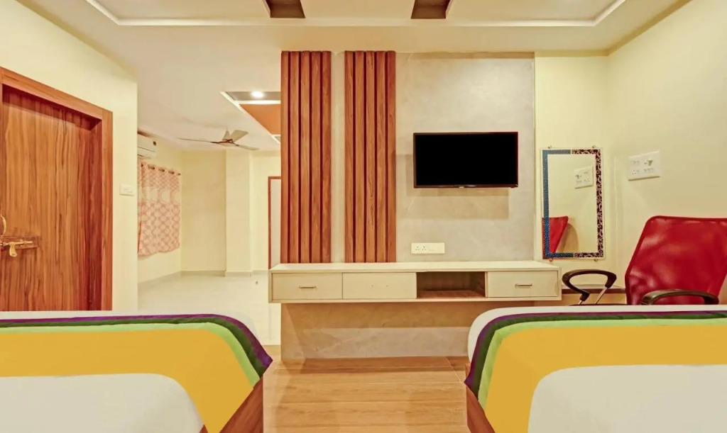 Itsy Hotels Sri Sai Grand Inn Near MG Road & PVP Mall