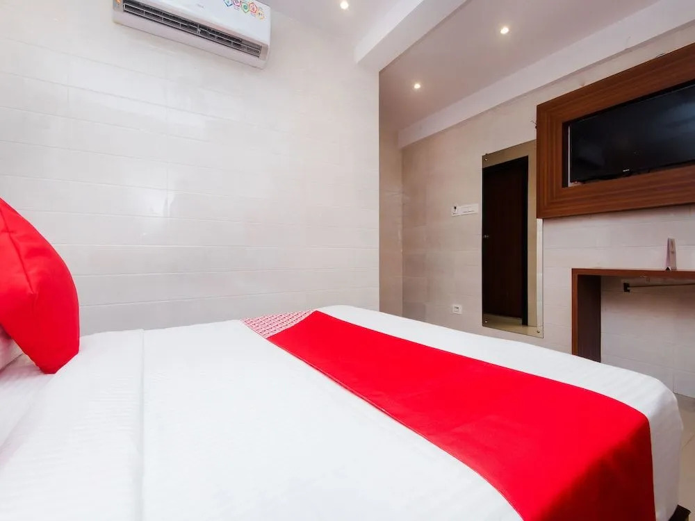 OYO 12257 Hotel Sai Suites