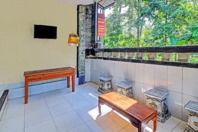 OYO 92438 Nugraha Stay Near Sangeh Monkey Forest